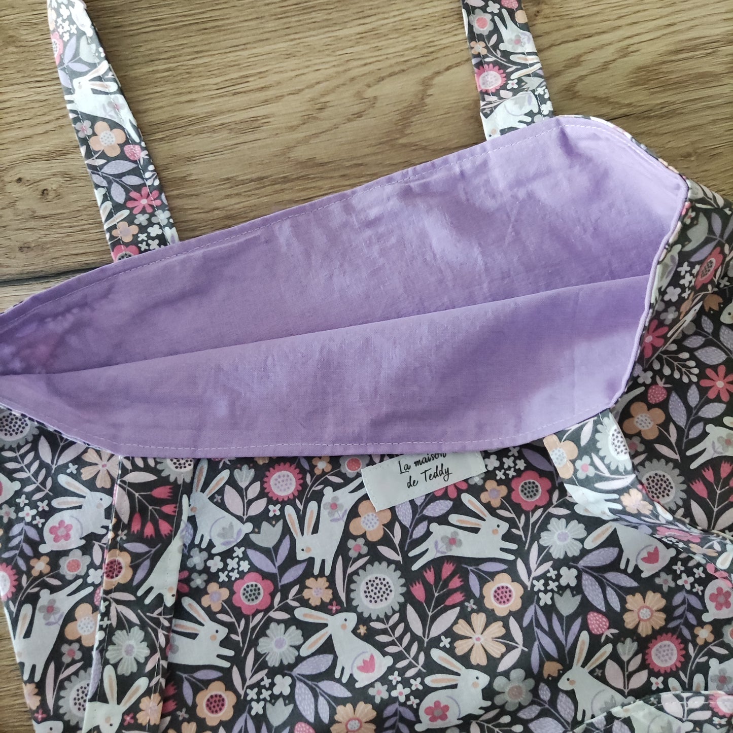 Borsa shopper con fiori e coniglietti