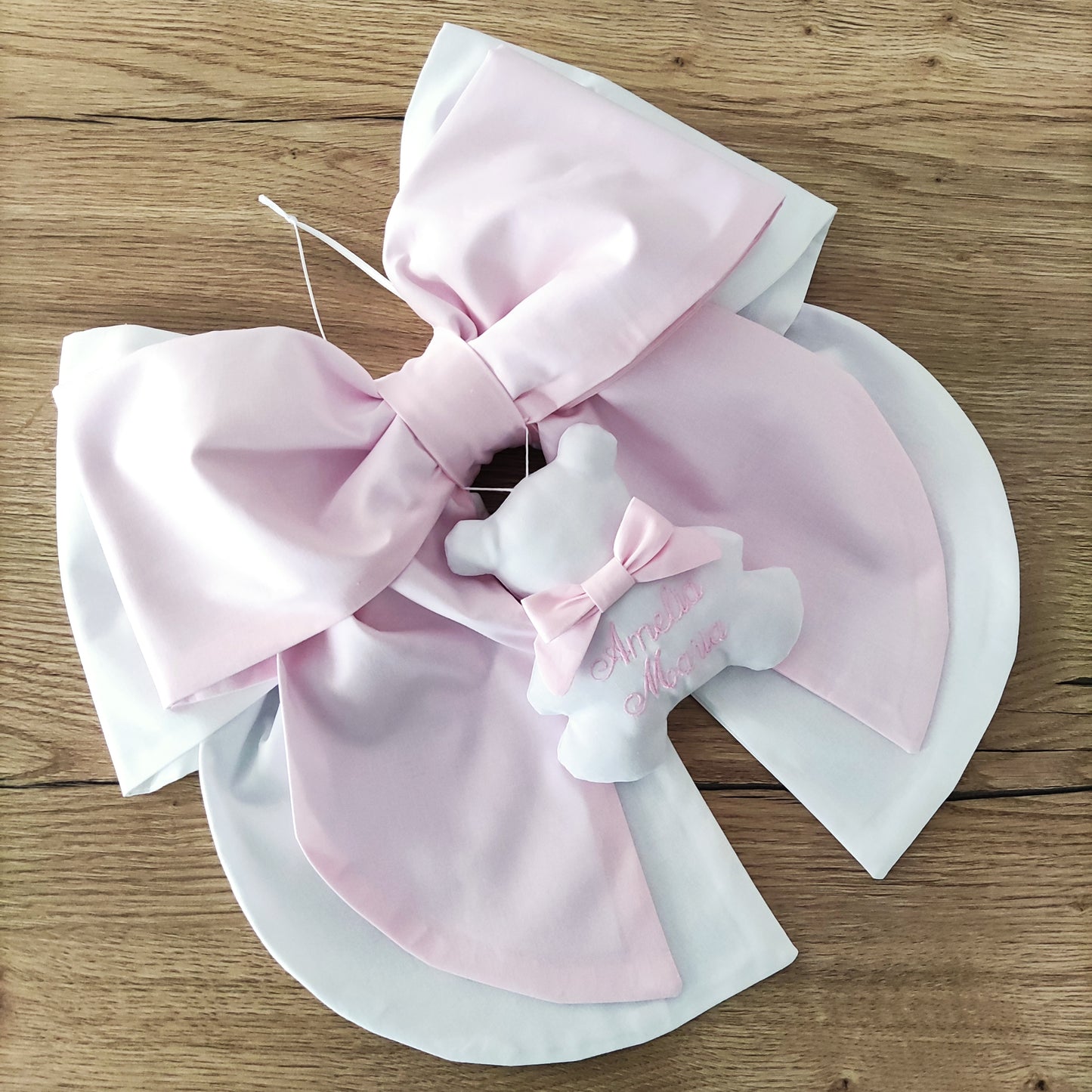 Fiocco nascita in cotone con base bianca - Soggetto personalizzabile