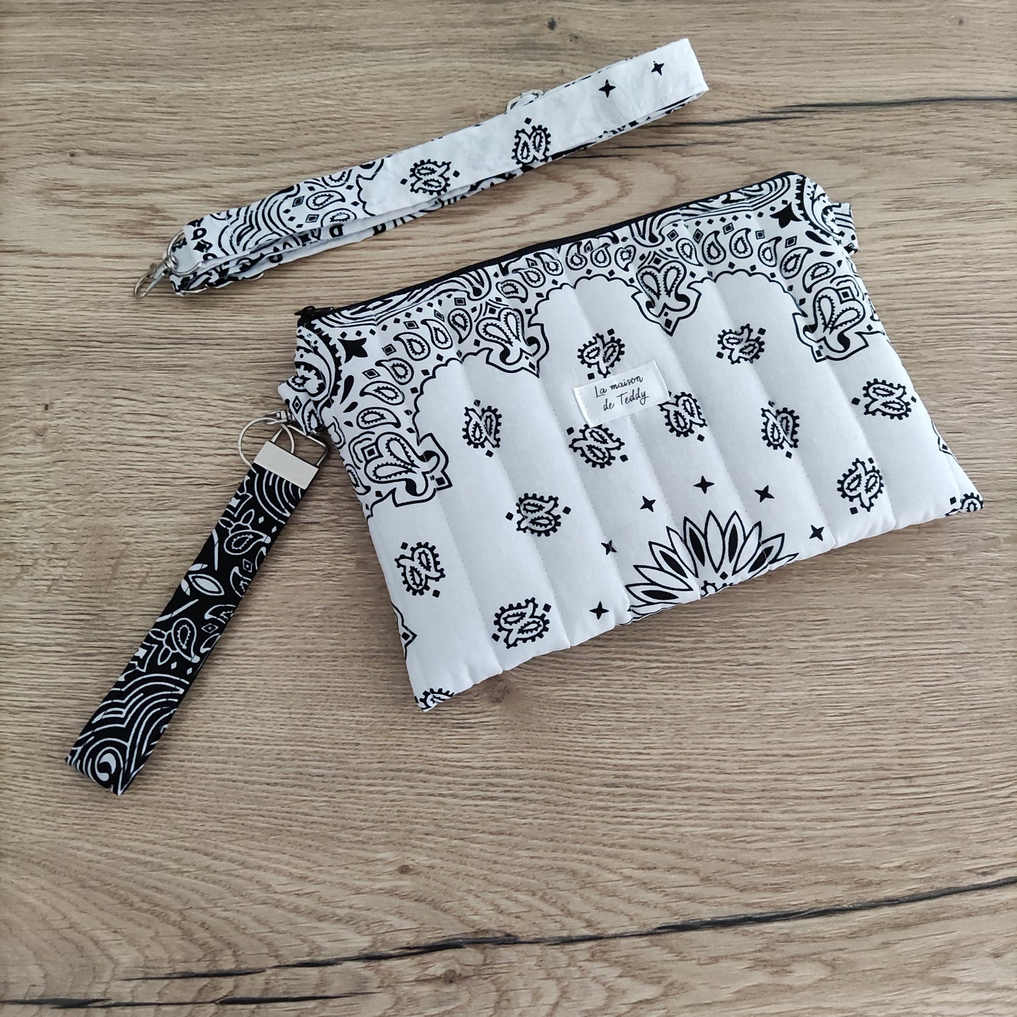 Borsa tracolla trapuntata bandana