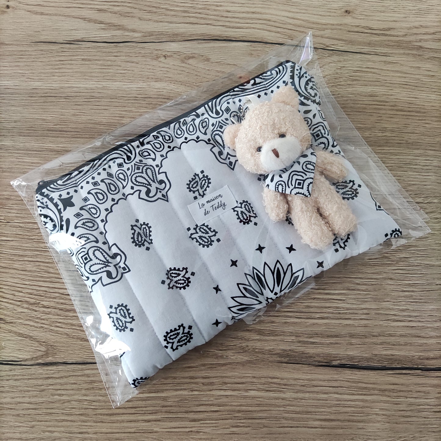 Borsa tracolla trapuntata bandana