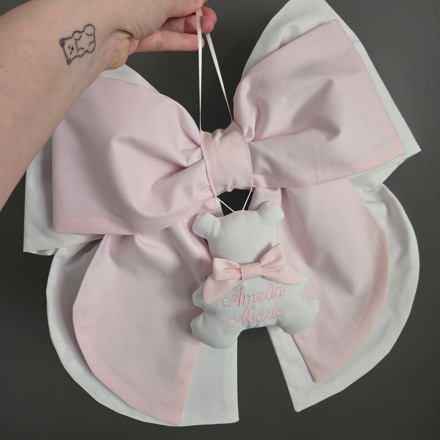 Fiocco nascita in cotone con base bianca - Soggetto personalizzabile