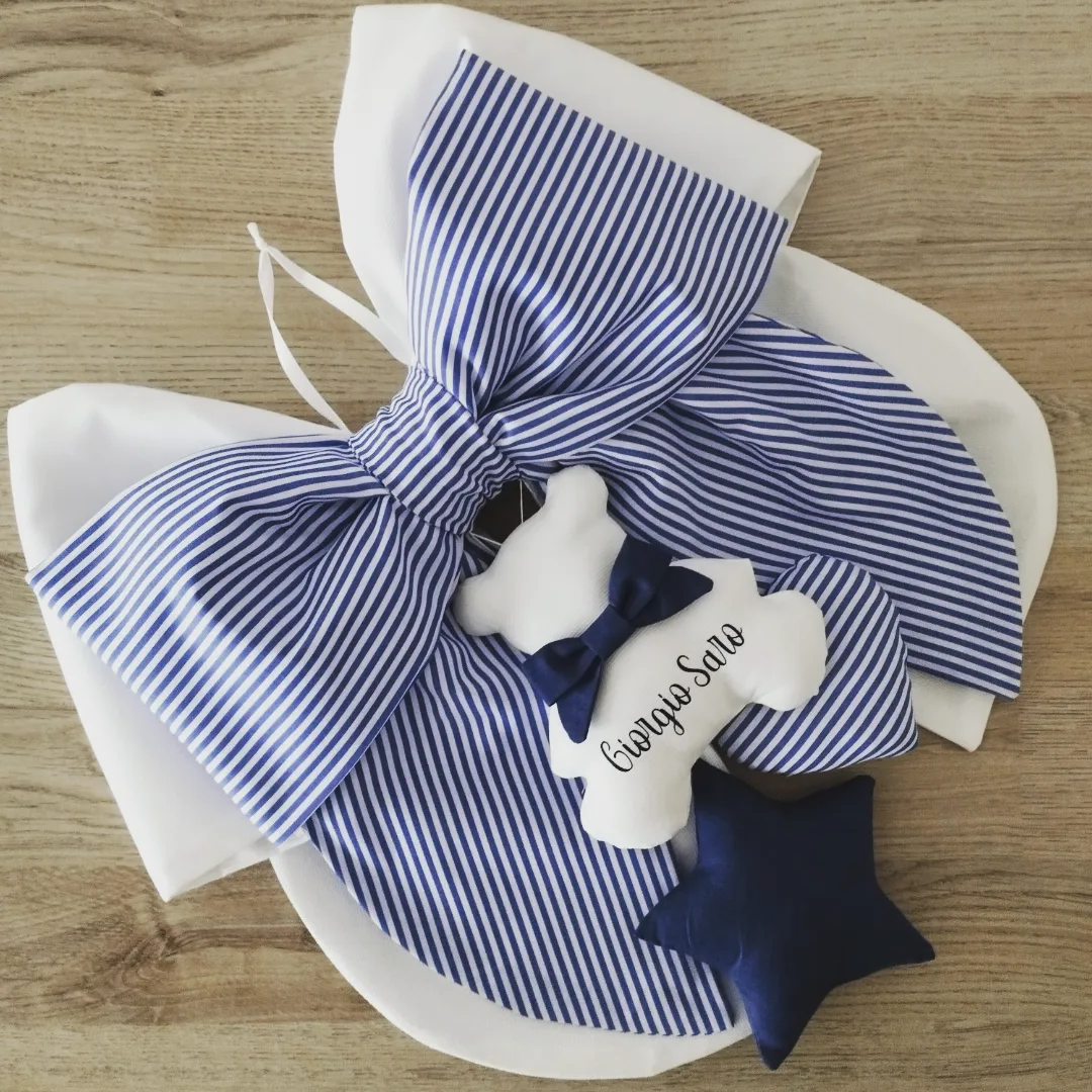 Fiocco nascita bianco e a righe blu - Soggetto personalizzabile