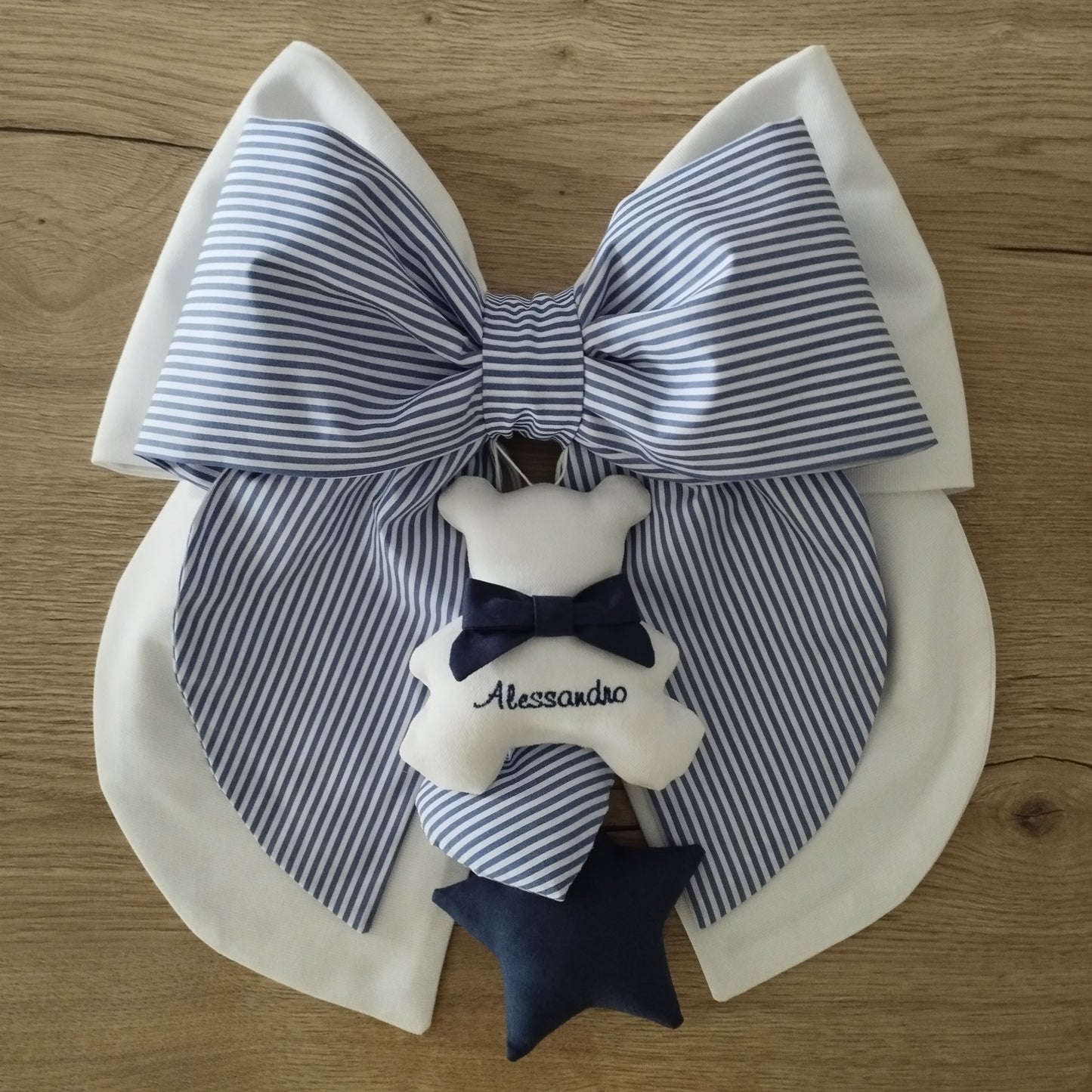 Fiocco nascita bianco e a righe blu - Soggetto personalizzabile