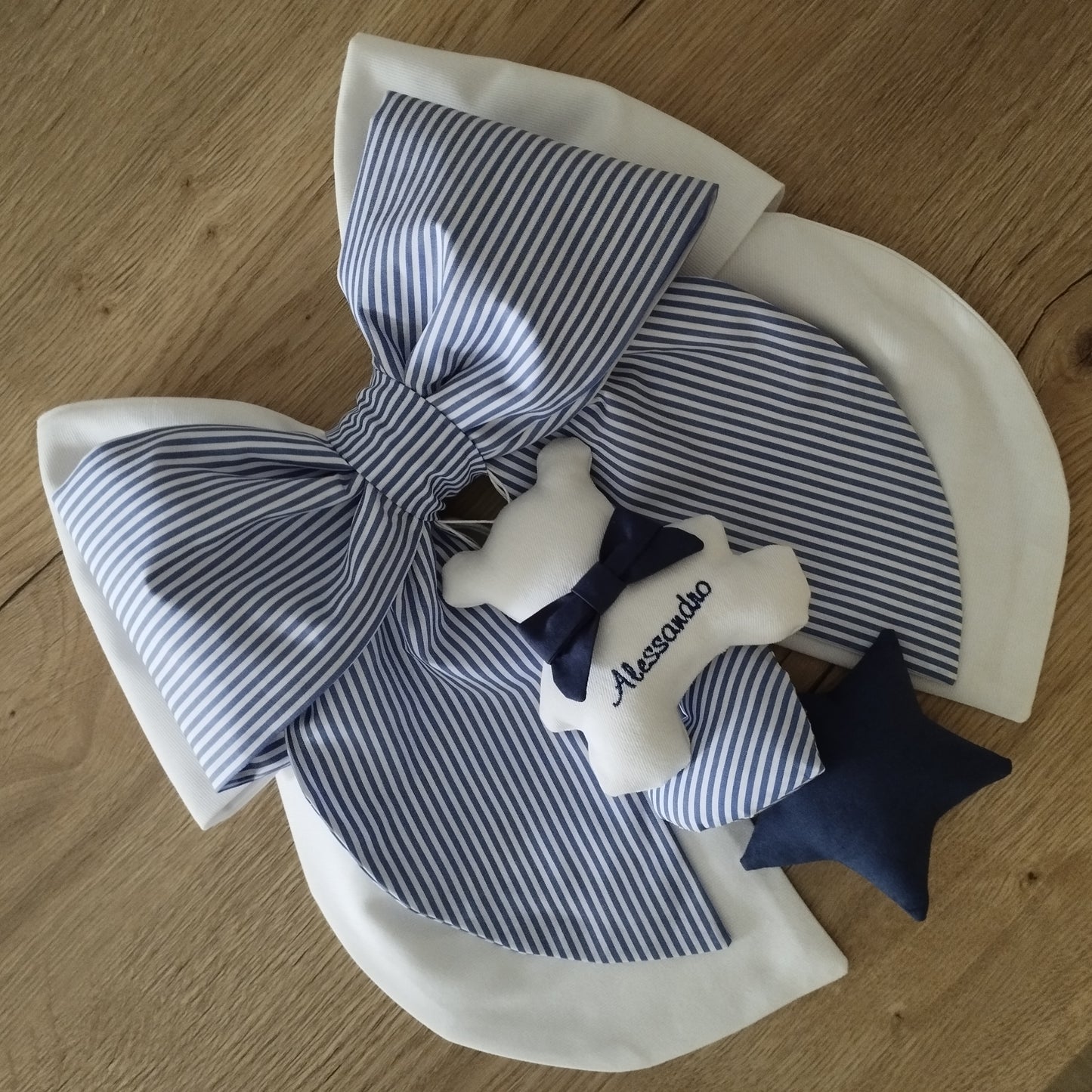 Fiocco nascita bianco e a righe blu - Soggetto personalizzabile