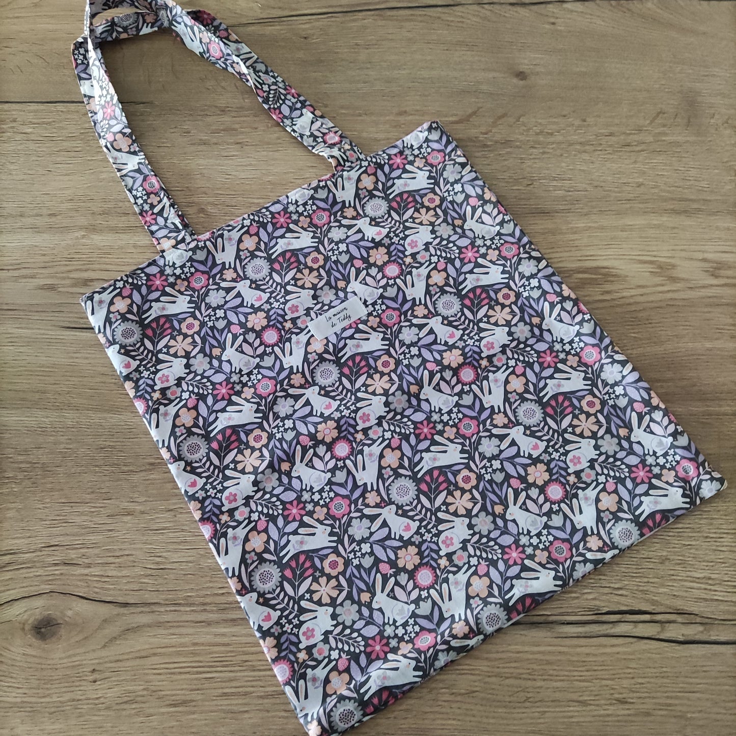 Borsa shopper con fiori e coniglietti