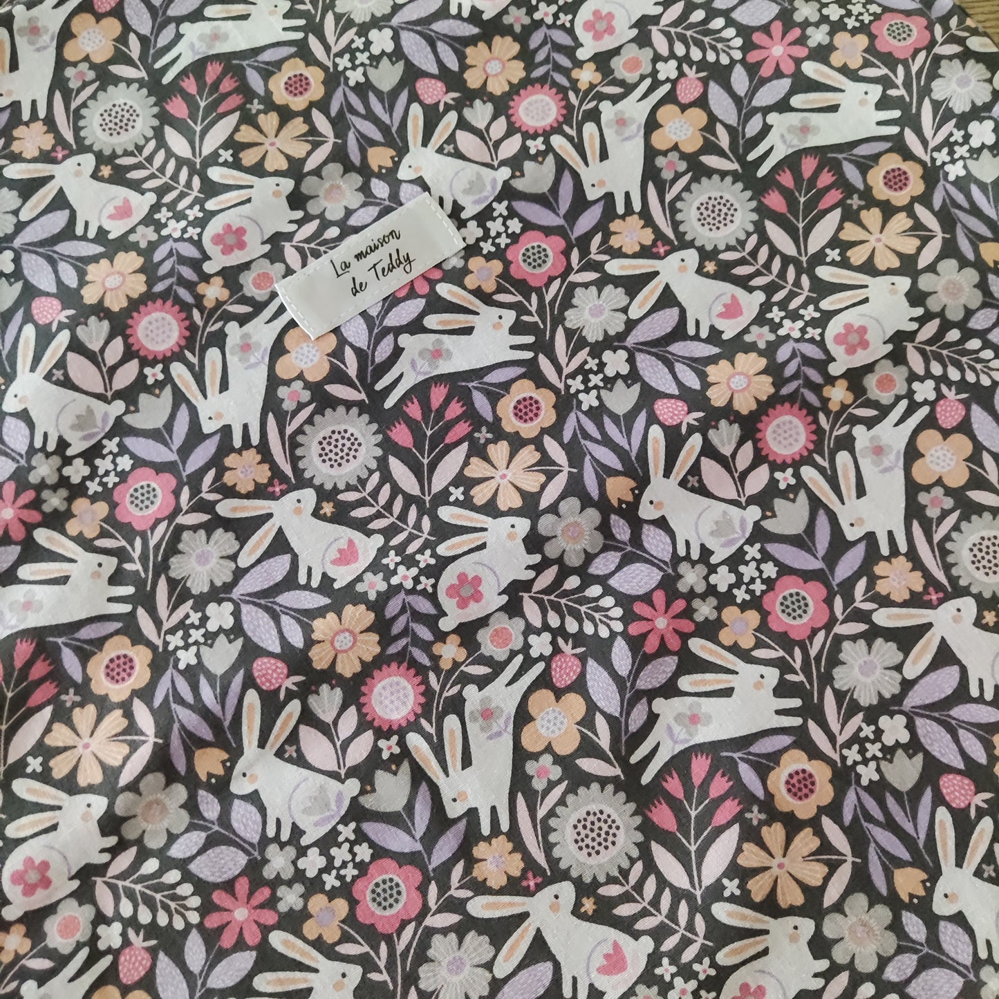 Borsa shopper con fiori e coniglietti