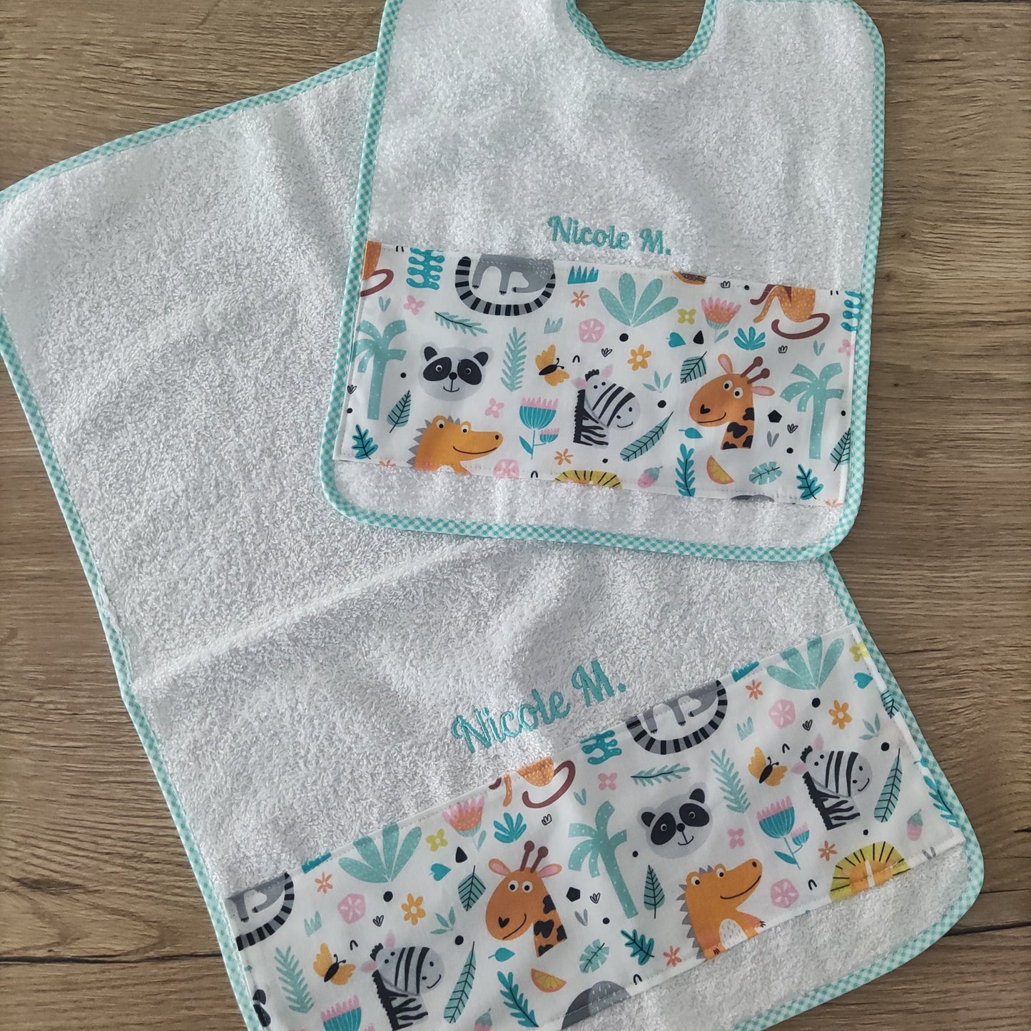 Bavaglino + Asciugamano asilo