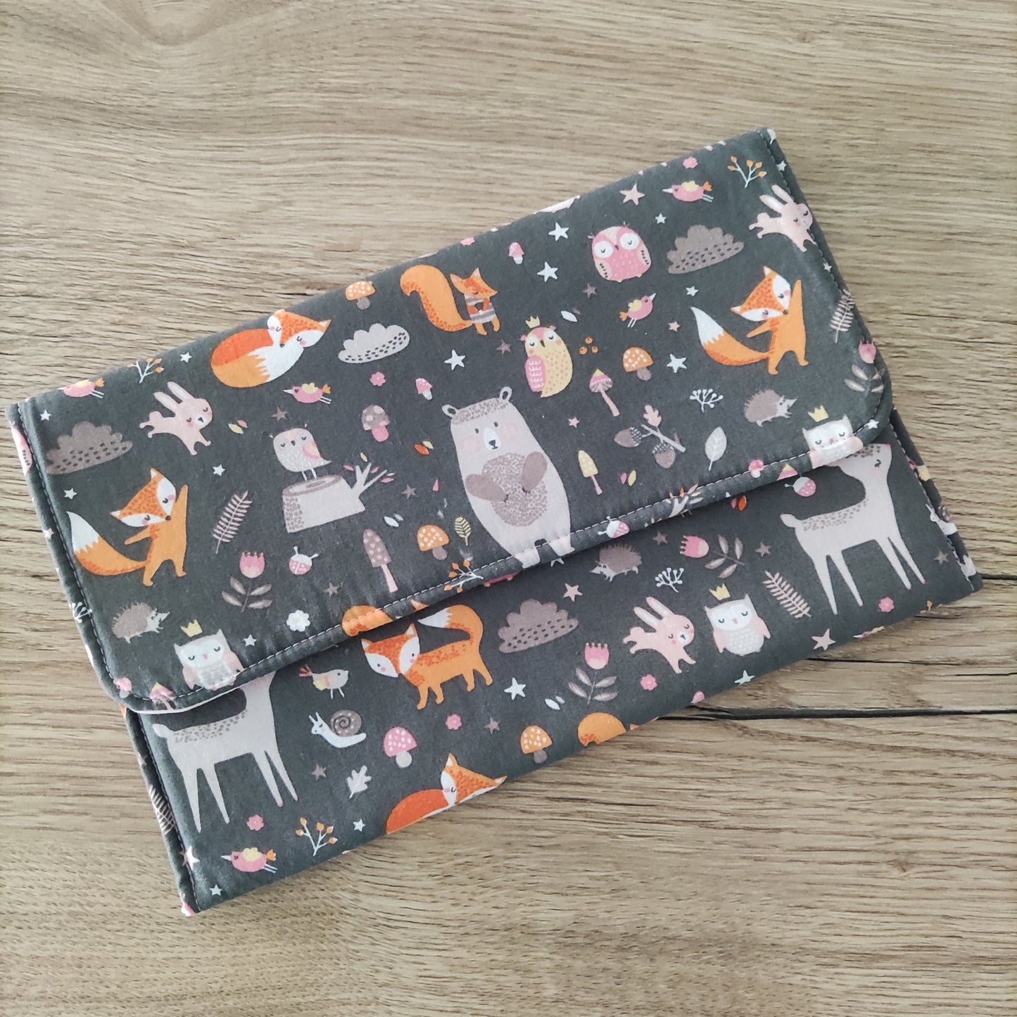 Porta tovagliolo asilo con tovagliolo - Fantasia bosco rosa