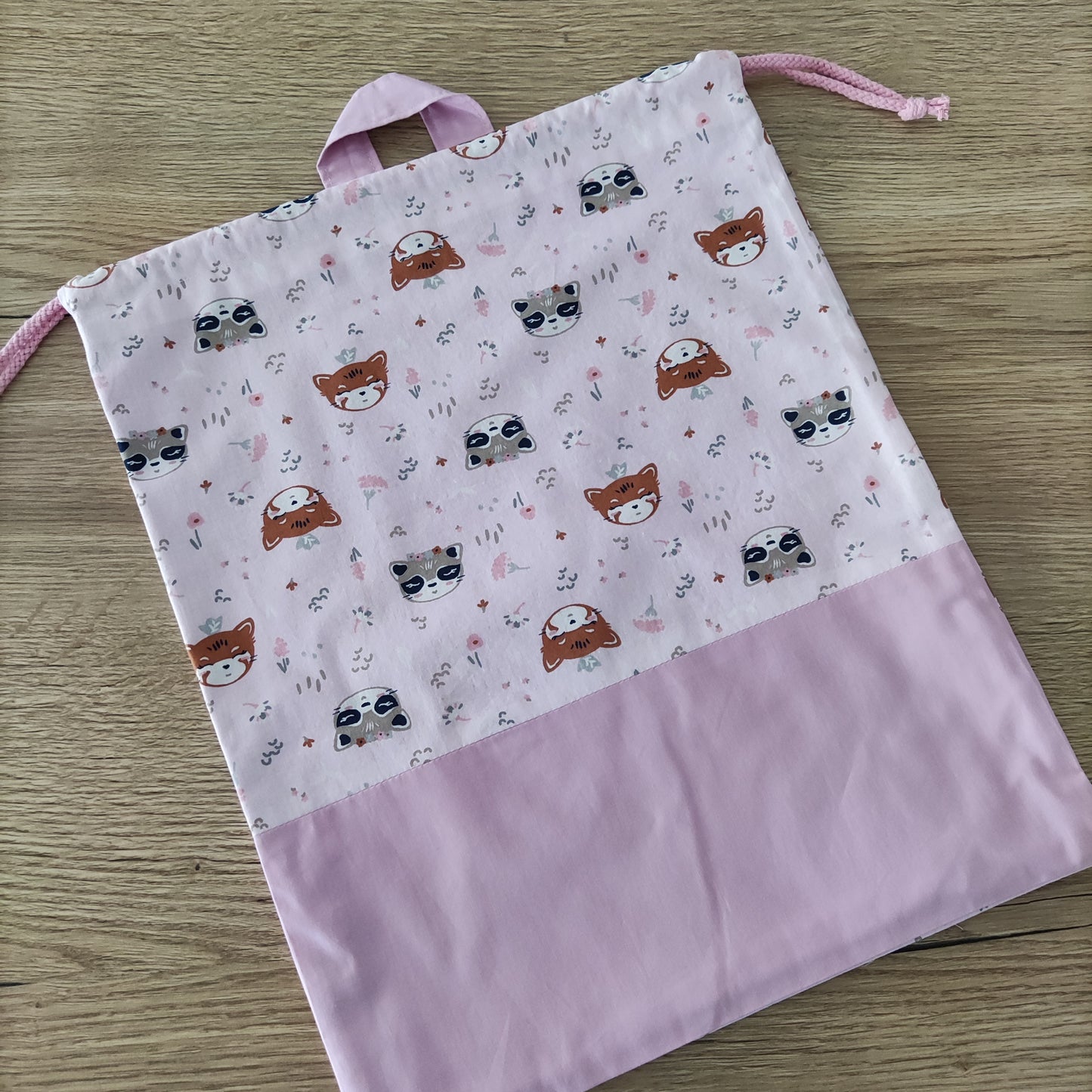 Sacca asilo - Volpine e procioni rosa