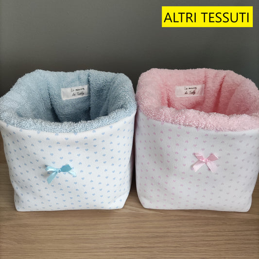 Cesta porta trucchi e prodotti con fiocchetto