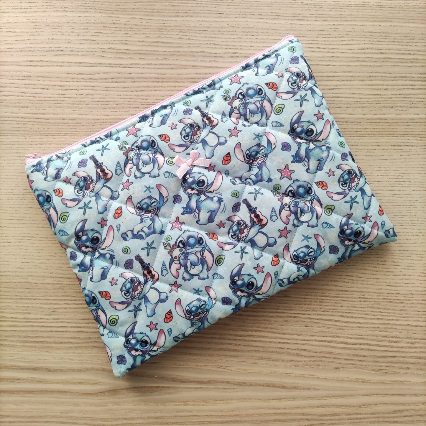 Pochette Stitch azzurra piatta misura grande