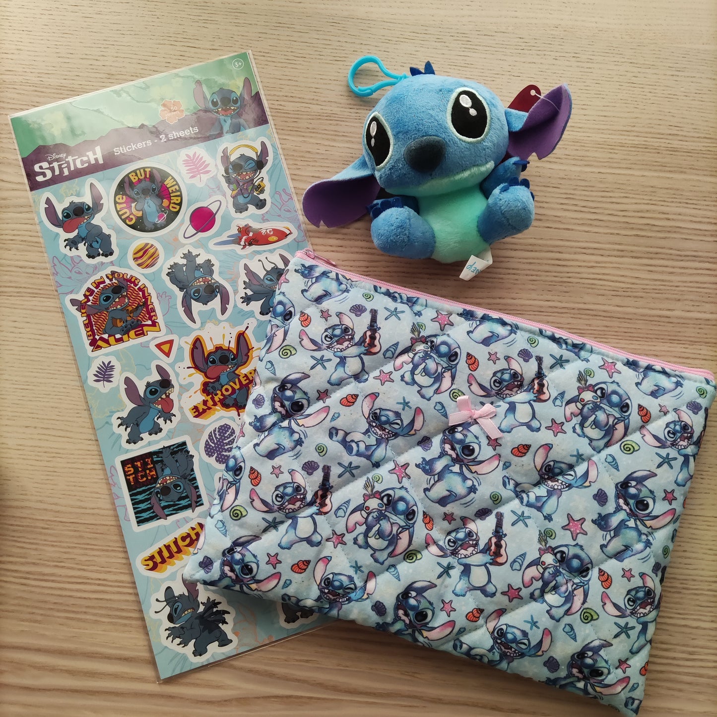 Pochette Stitch azzurra piatta misura grande