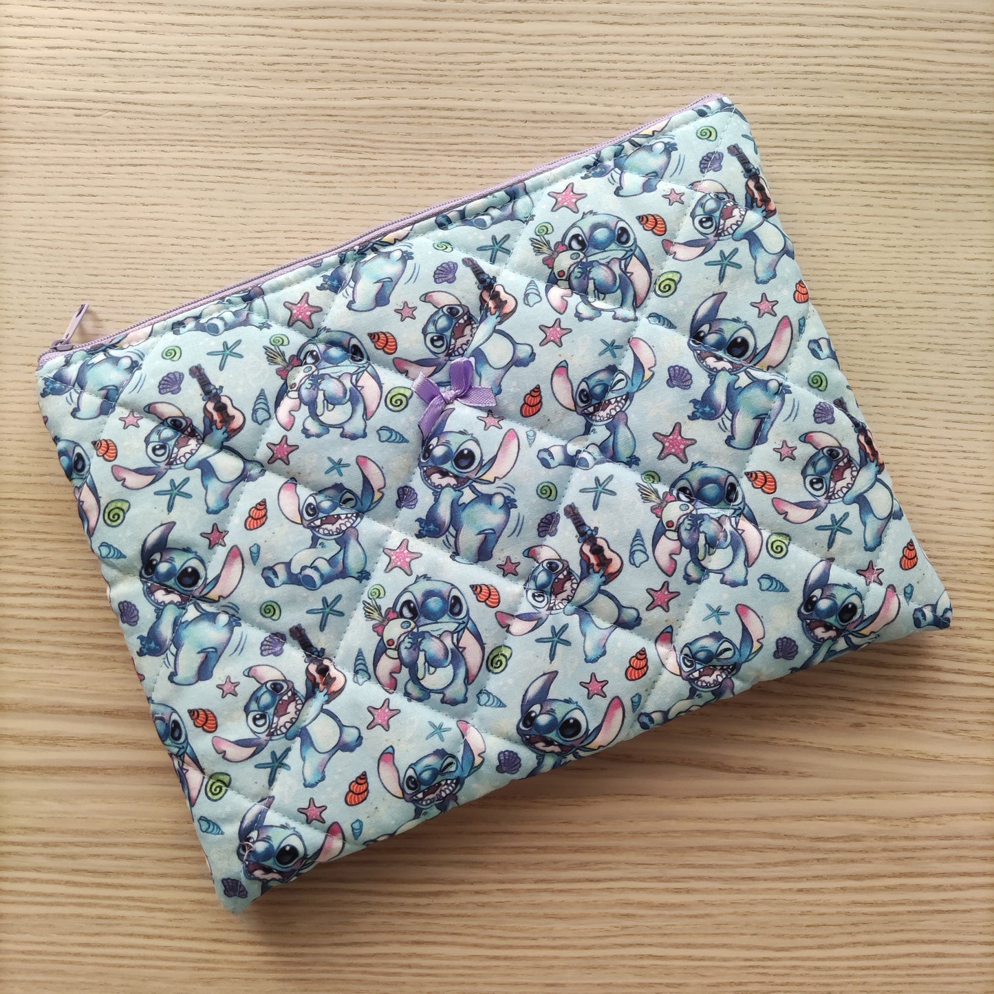 Pochette Stitch azzurra piatta misura grande