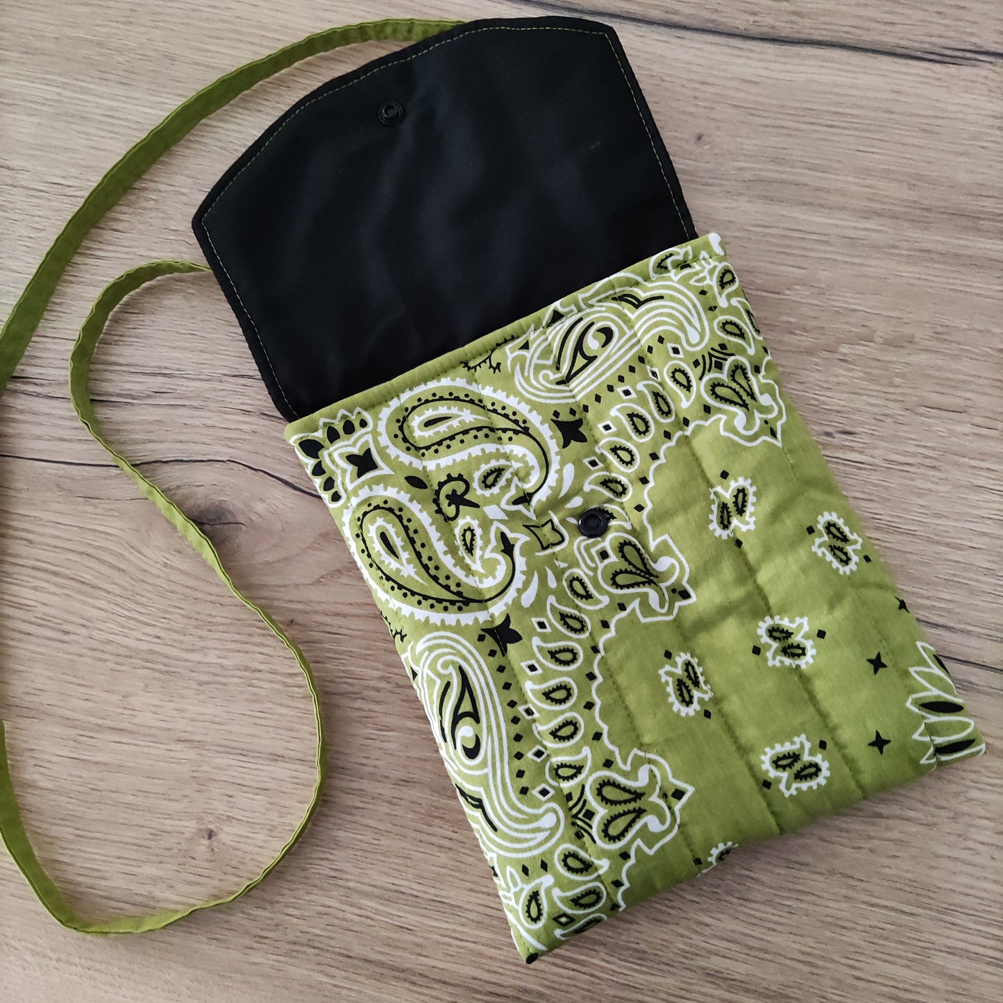 Borsa tracollina trapuntata bandana