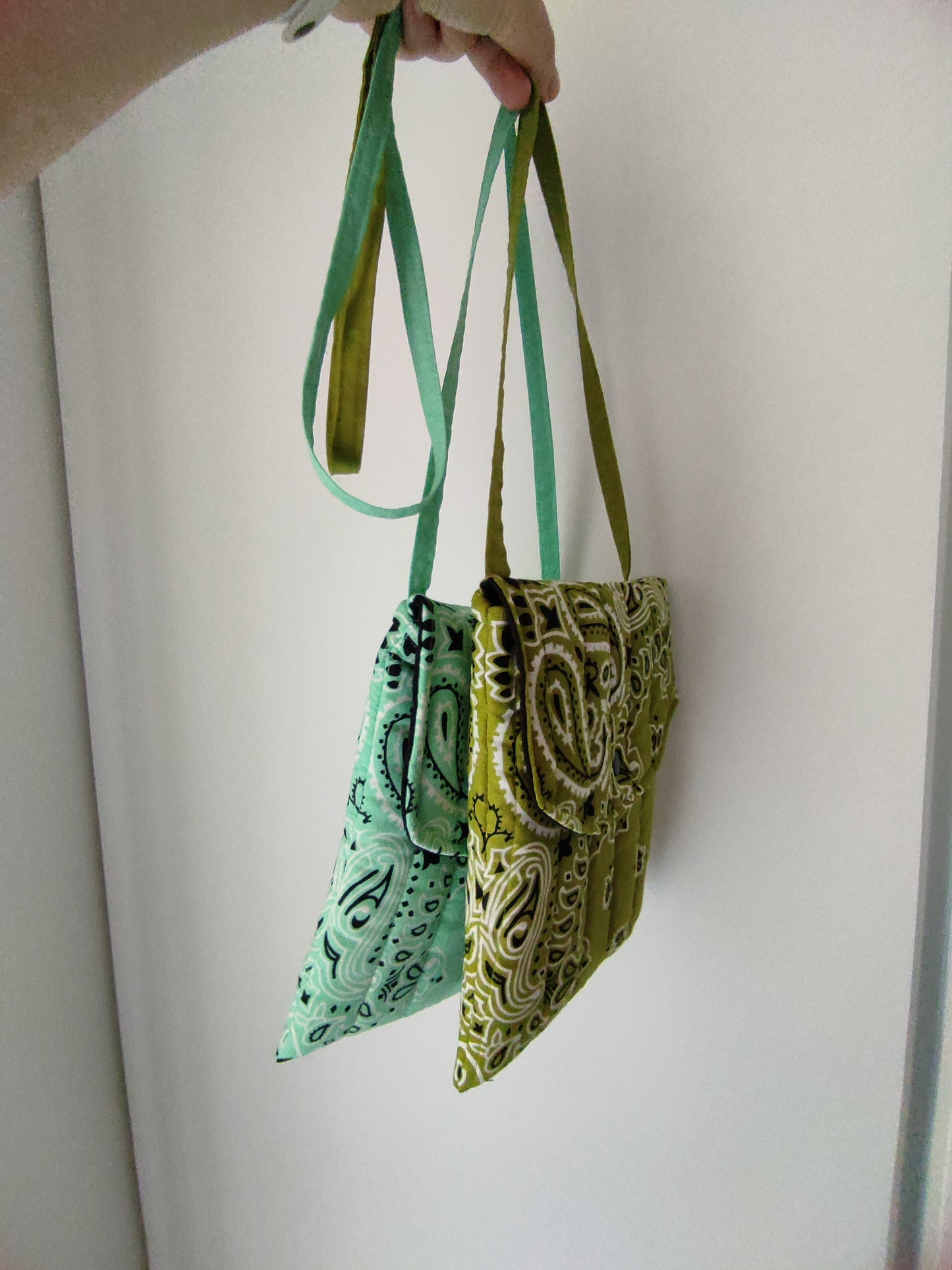 Borsa tracollina trapuntata bandana