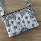 Borsa tracolla trapuntata bandana