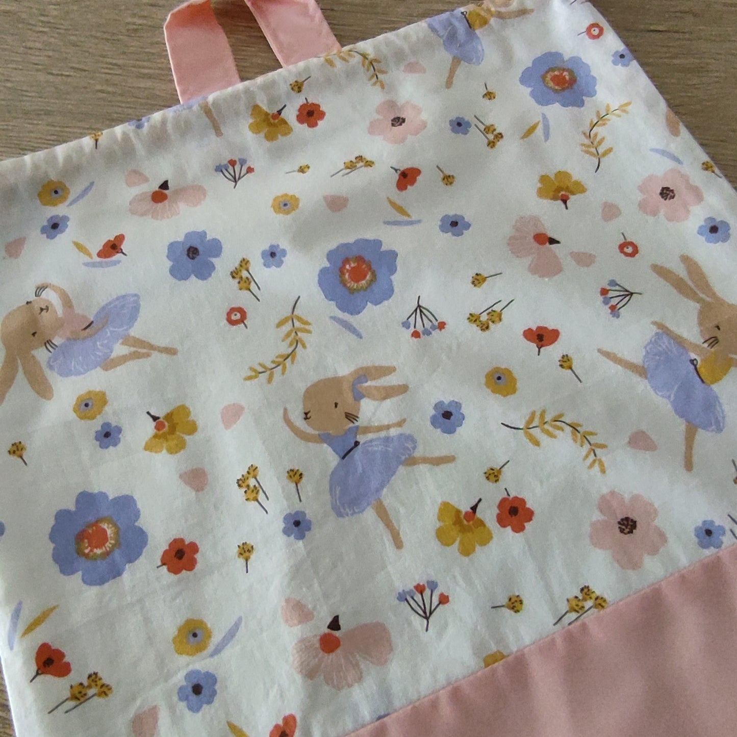 Sacca asilo da appendere Coniglietti e fiori